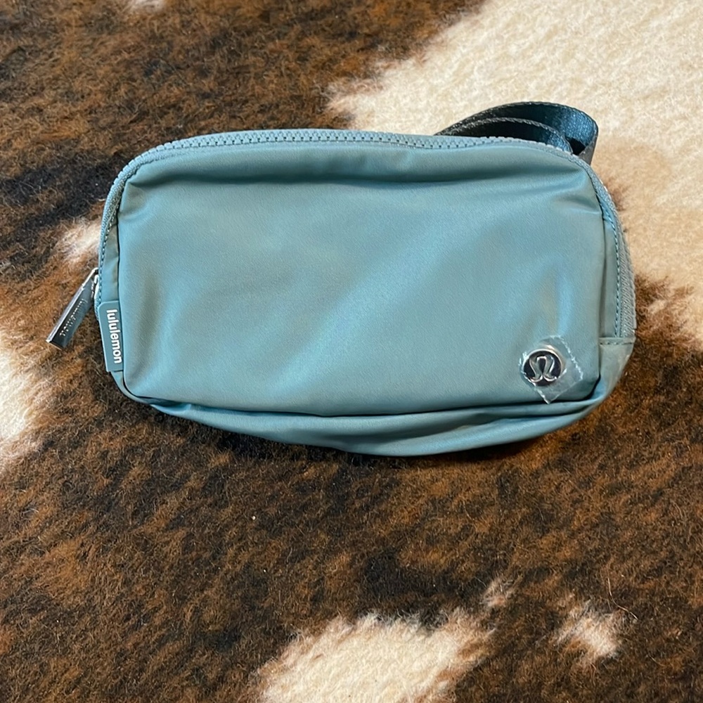 Tidewater teal belt bag